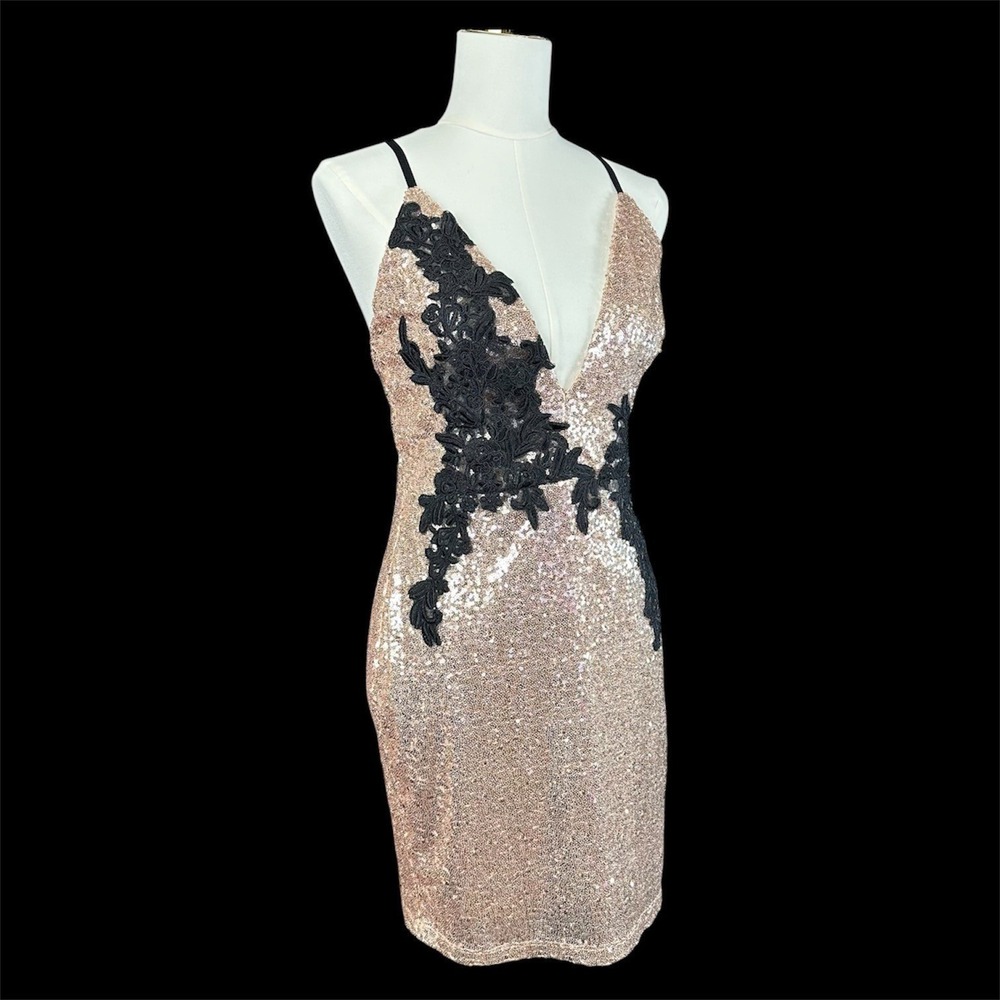 NWT Rose Gold Sequin Black Lace Applique Mini Dress V-Neck Open Back Prom M - Picture 4 of 11